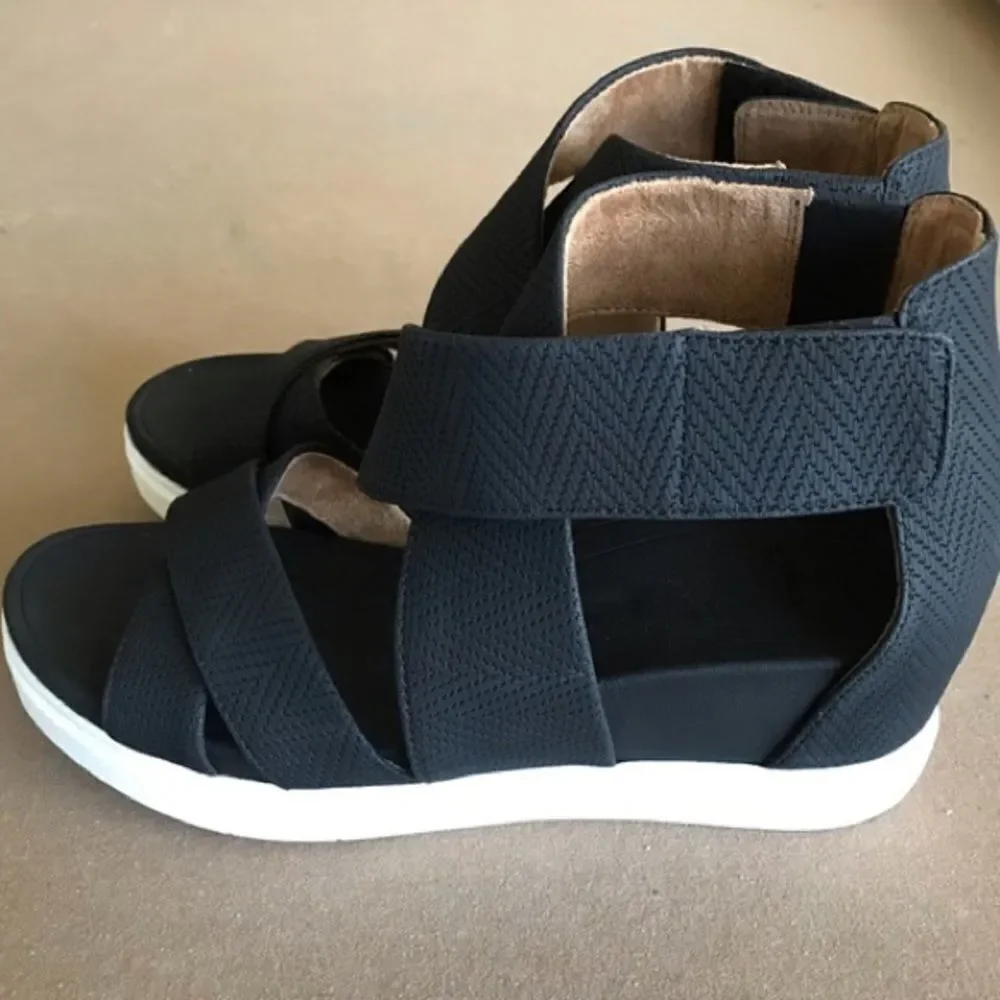 ✨ Dr. Scholl's Skips Platform Wedge Sandal✨